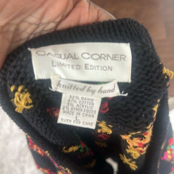 Casual Corner Limited Edition Hand Knitted Sweater L - Picture 7 of 7